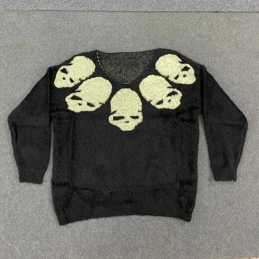 Gothic Sweater with v-neck knit