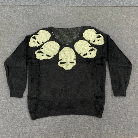 Gothic Sweater with v-neck knit