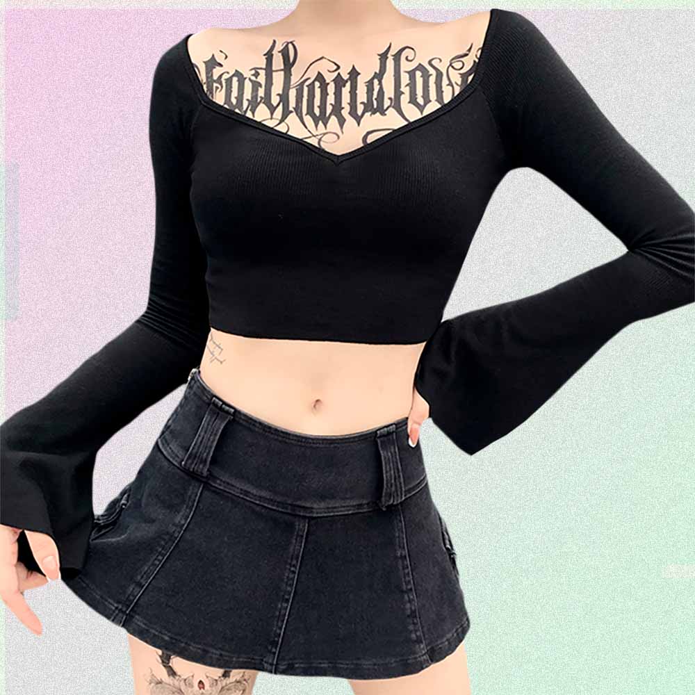 BLACK SEXY FITTED FLARED SLEEVES V-NECK CROP TOP
