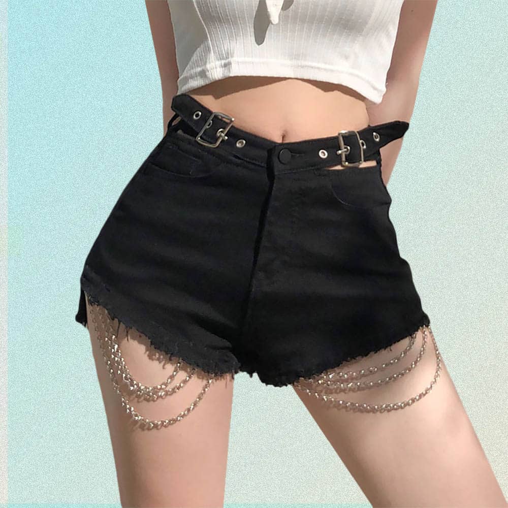 HIGH-WAISTED DENIM WITH CHAINS SHORTS