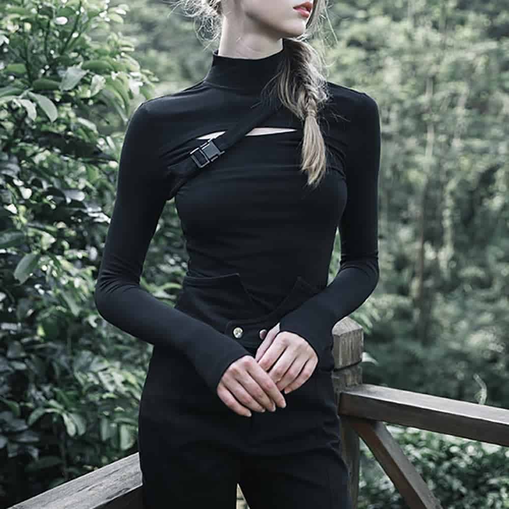 BLACK FITTED CUT OUT LONG SLEEVE TOP