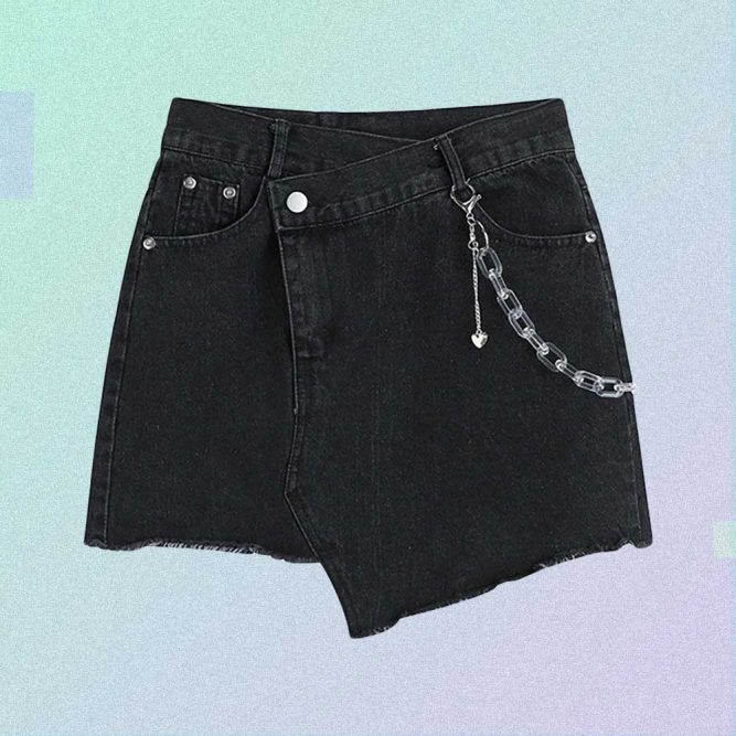 ASYMMETRIC RIPPED BLACK AESTHETIC SHORTS WITH CHAIN